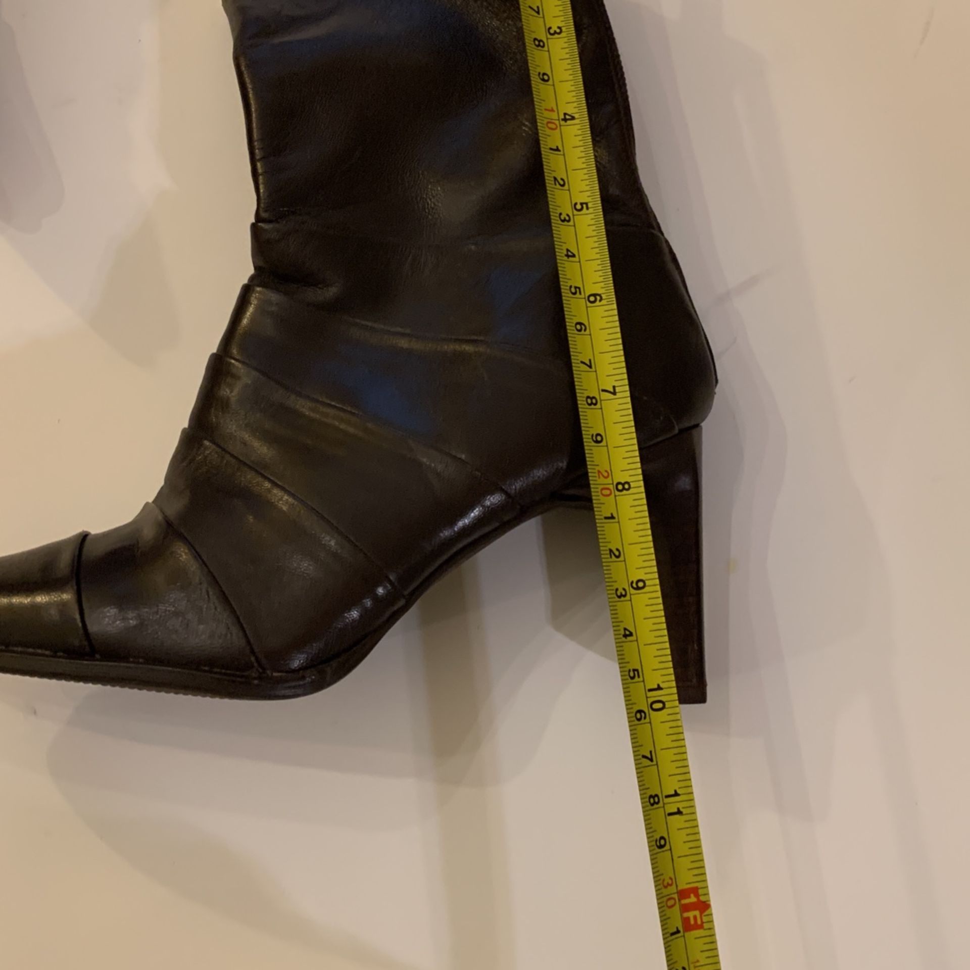 Featherlight 3” Heal Above Ankle Boots, Dark Brown Excellent - photo 5