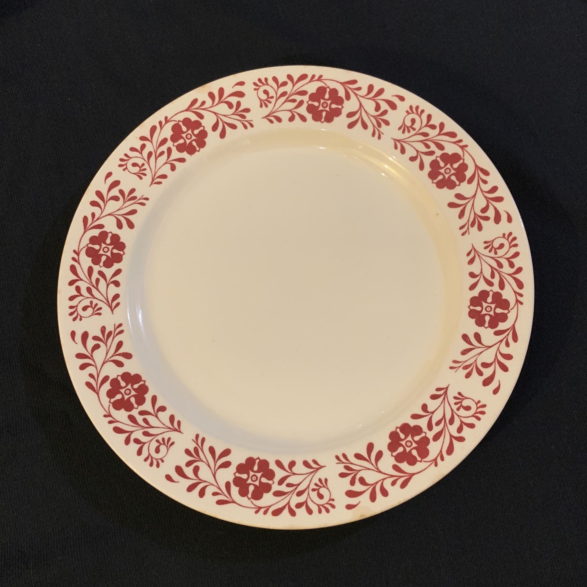 Homer Laughlin Legendary Ceramic Dinner Plate - White w/ Red Flo