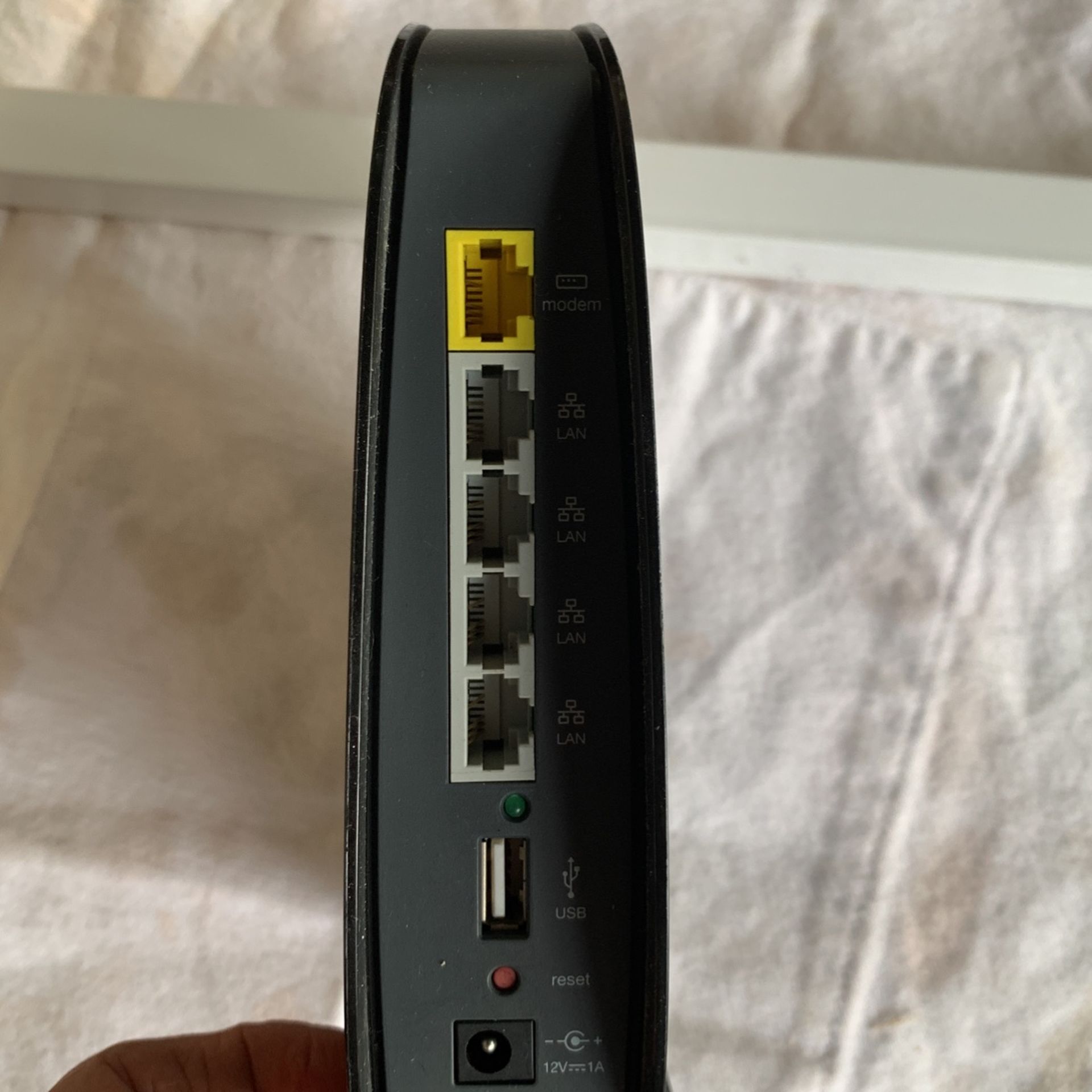 Belkin N600 DB Wireless N+ Router Model F9K1102v1 - photo 2
