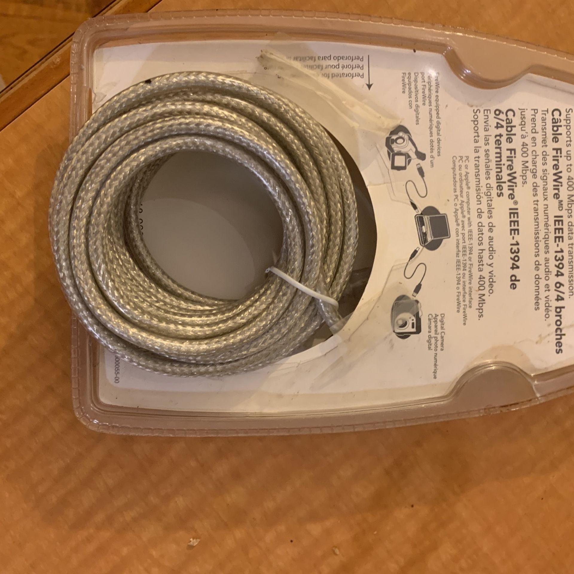 Dynes DX-C112231 FireWire 6 to 4 Pin Cable (14 Ft, New) - photo 2