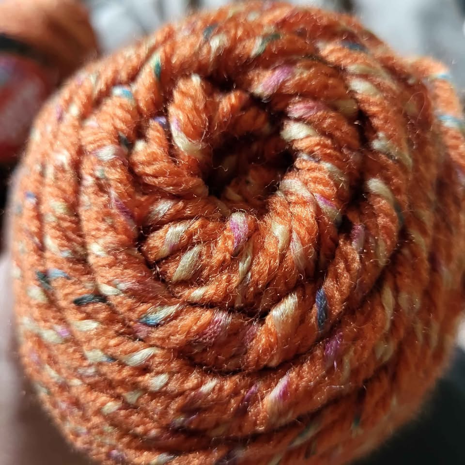 Halloween Yarn 4 Skeins - photo 2