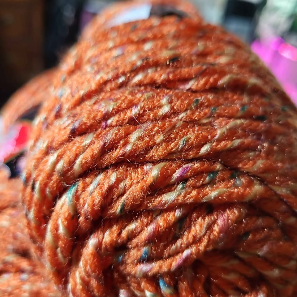 Halloween Yarn 4 Skeins - photo 3