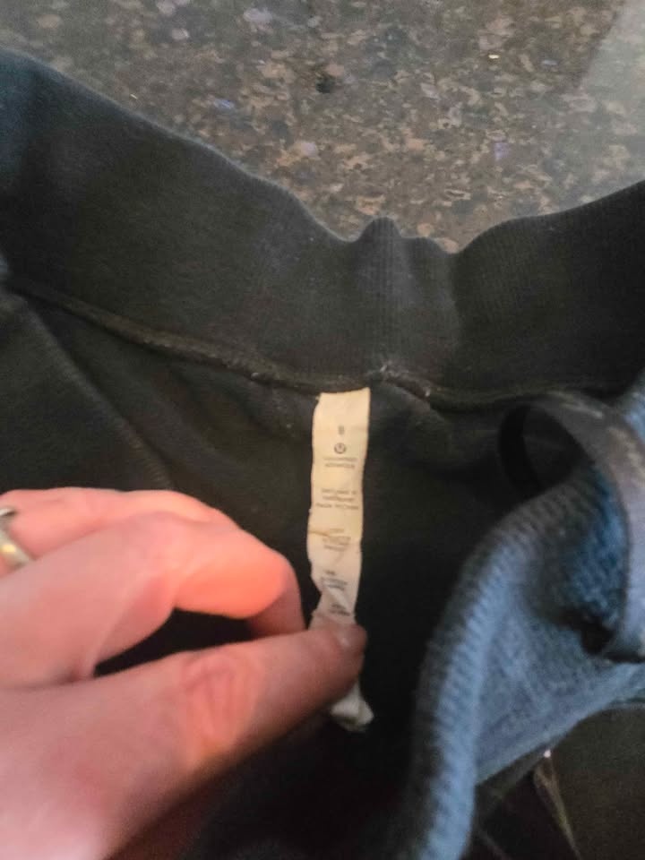 Lululemon Cropped Sweatpants - Ladies Size 8 - photo 3
