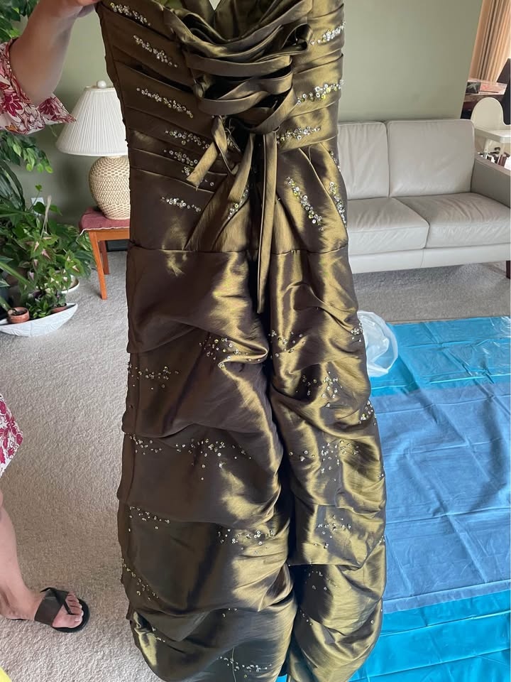 Pretty grad/ prom/ wedding dress, perfect condition [$200 FIRM] - photo 5