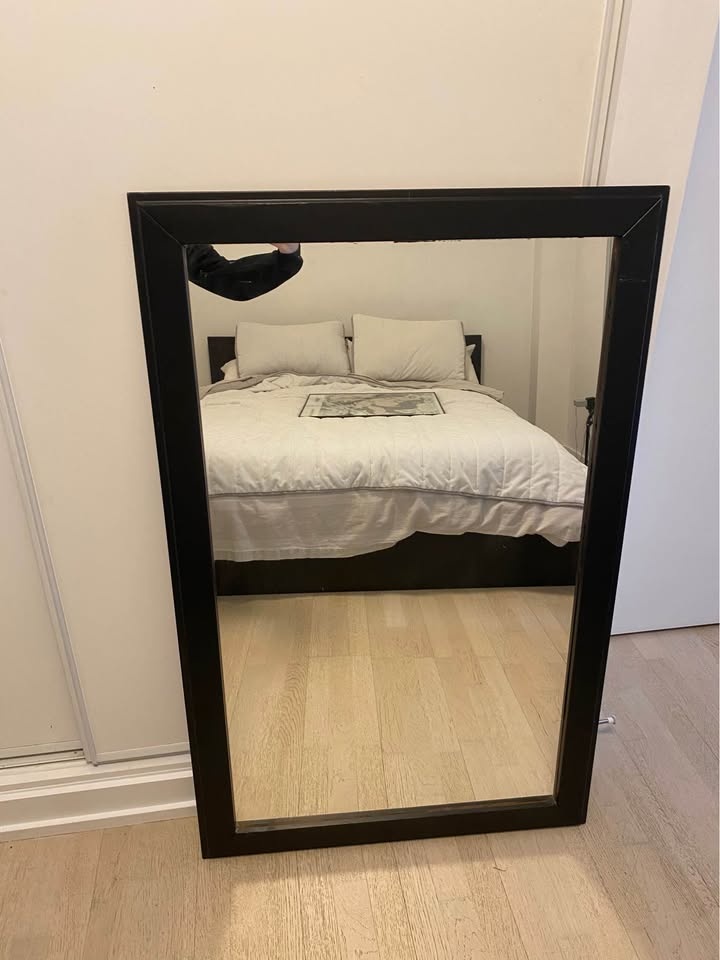 Large black mirror - very sturdy - photo 2