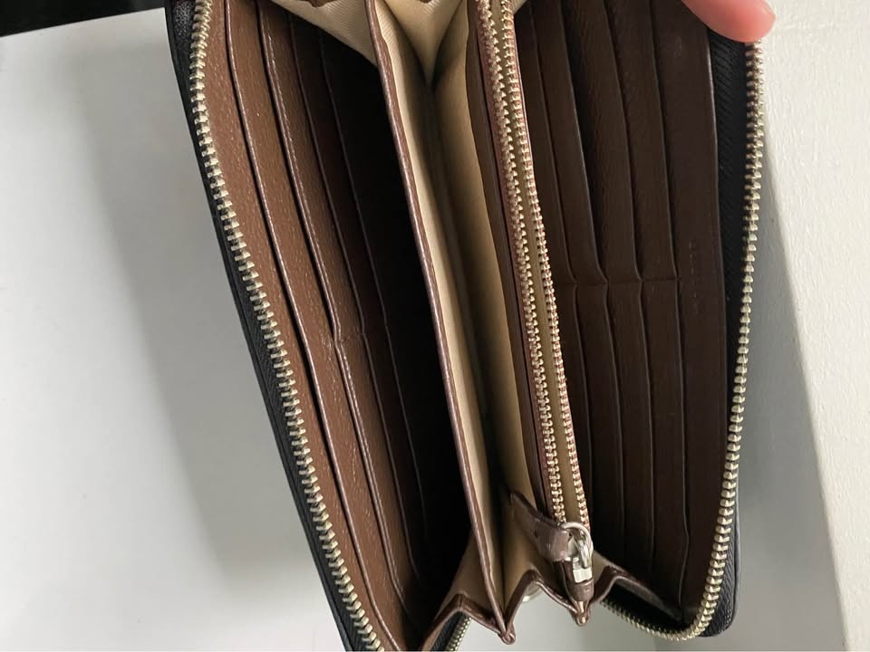 Oroton Black Leather Wallet - photo 3