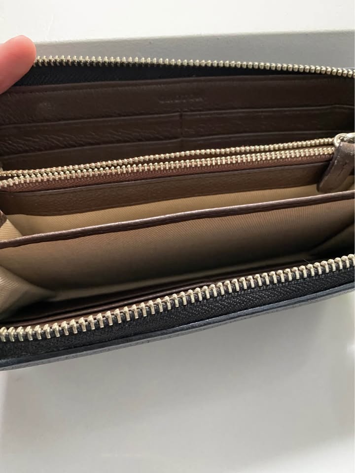 Oroton Black Leather Wallet - photo 4