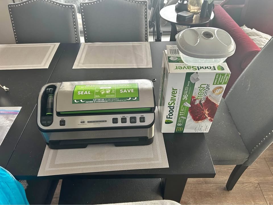 FoodSaver Vacuum Sealer Bundle - Machine, Container, Bags & Roll