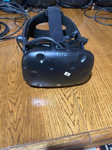 HTC VIVE Virtual Reality Headset 1st gen, 2xControllers - photo 5