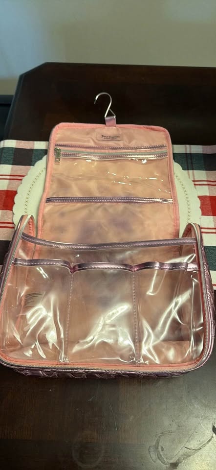 Juicy Couture Toiletry Bag - photo 3