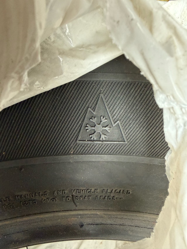 Firestone Winterforce 215/65R17 Winter Tires - photo 4