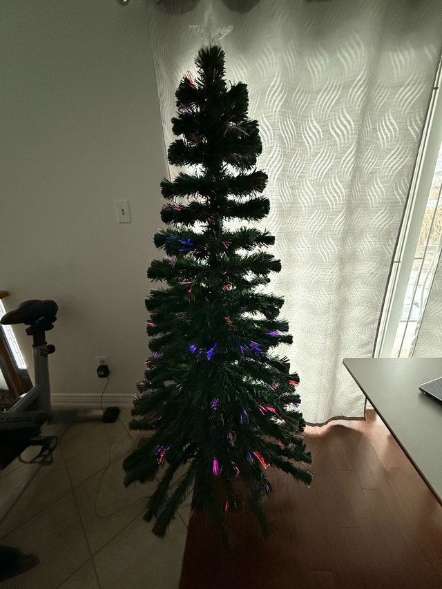 6ft Fibre Optic Christmas Tree - Colour Changing Lights - photo 2