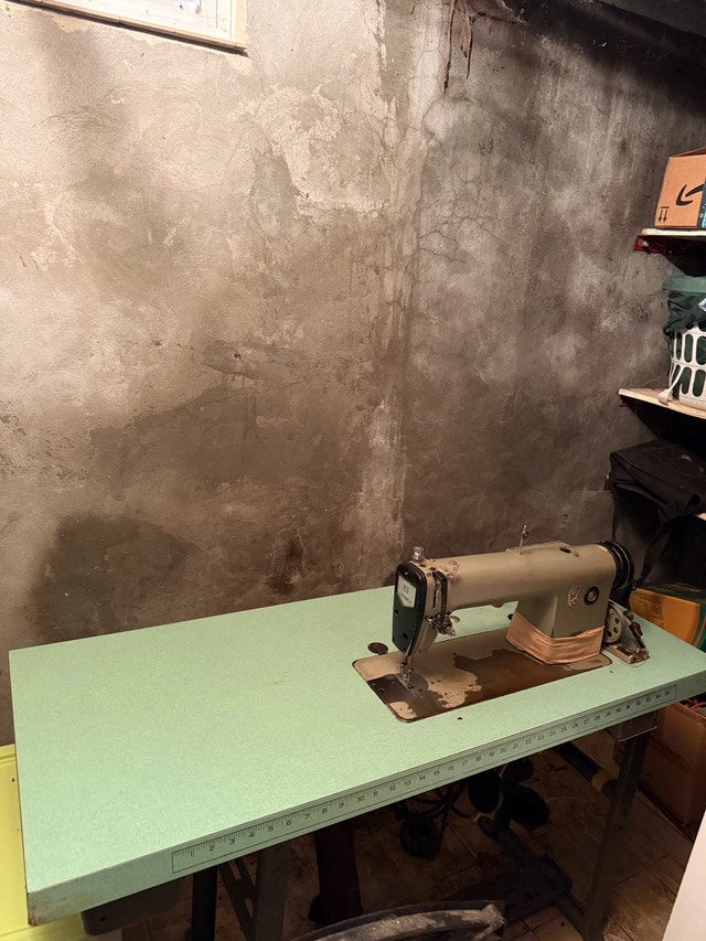 Juki DDL-553 Sewing Machine - photo 2