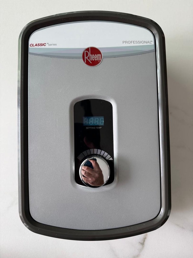 Rheem Tankless Water Heater RTEK-11