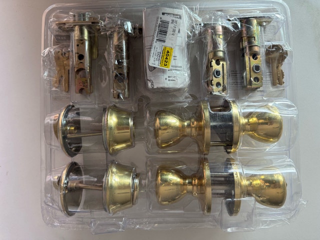 Kwikset Door Knob and Deadbolt - photo 2