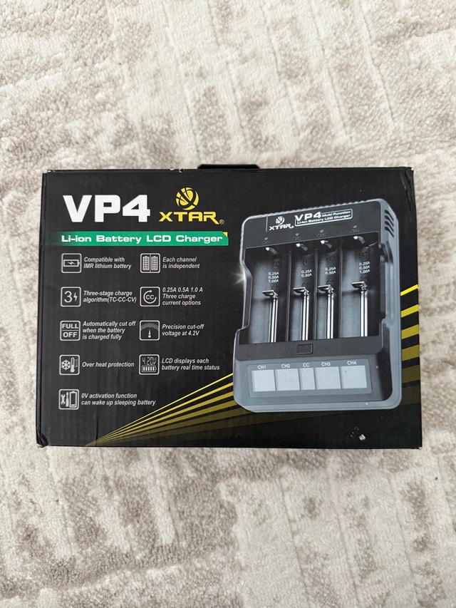 XTAR VP4 Charger