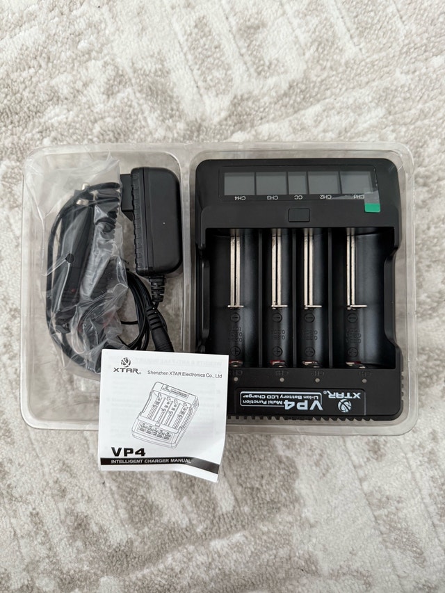 XTAR VP4 Charger - photo 2