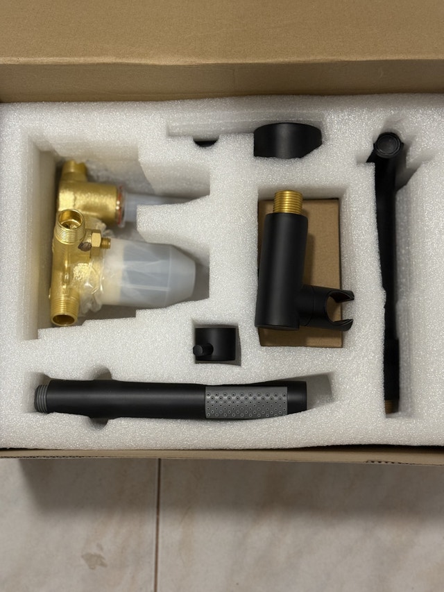 Matte Black Bathtub Faucet
