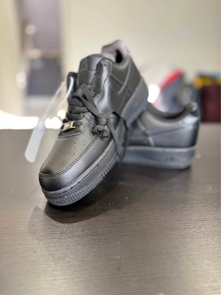 New Nike Air Shoes 9.5