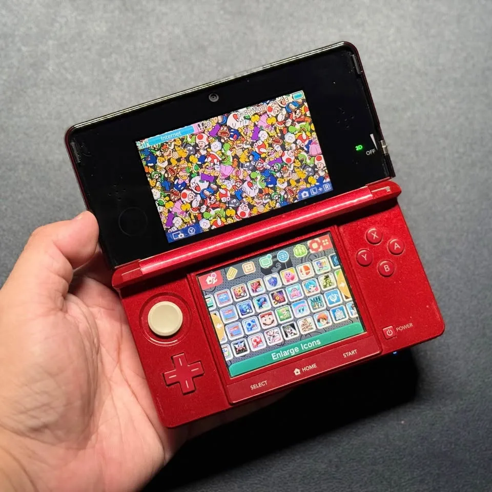 Nintendo 3DS - Red (Fully Modded, 64GB) thumbnail