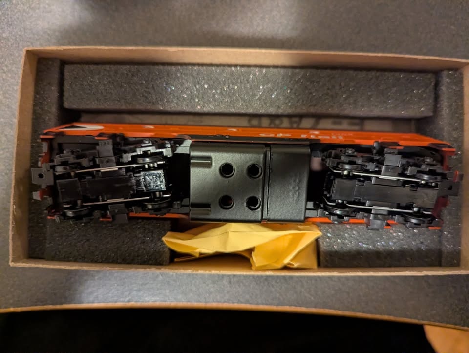 Vintage Athearn F7B Dummy CP Rail HO Scale - photo 3