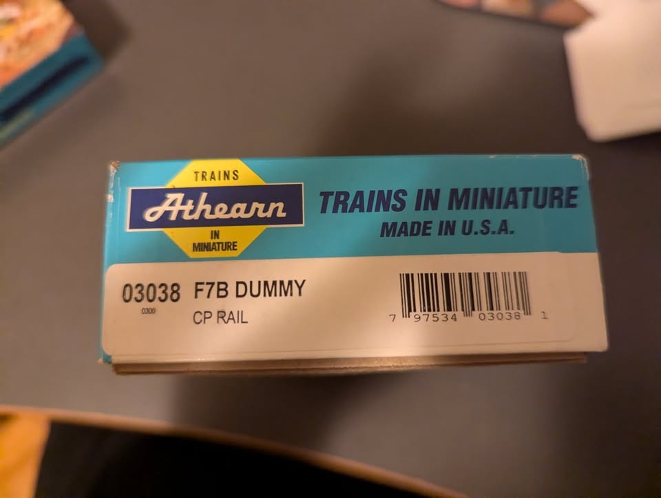 Vintage Athearn F7B Dummy CP Rail HO Scale - photo 4