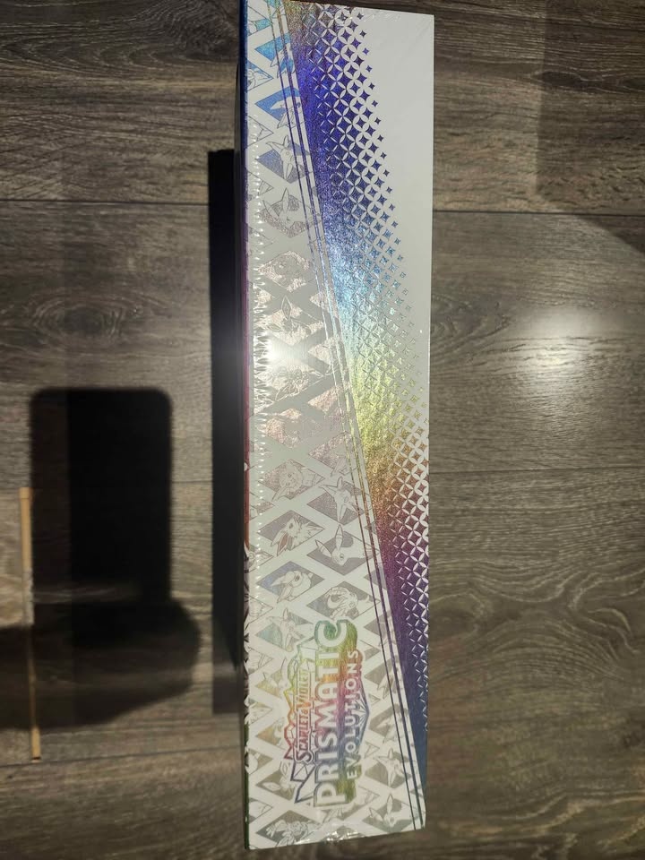 Prismatic Evolutions Super Premium Collection - photo 2
