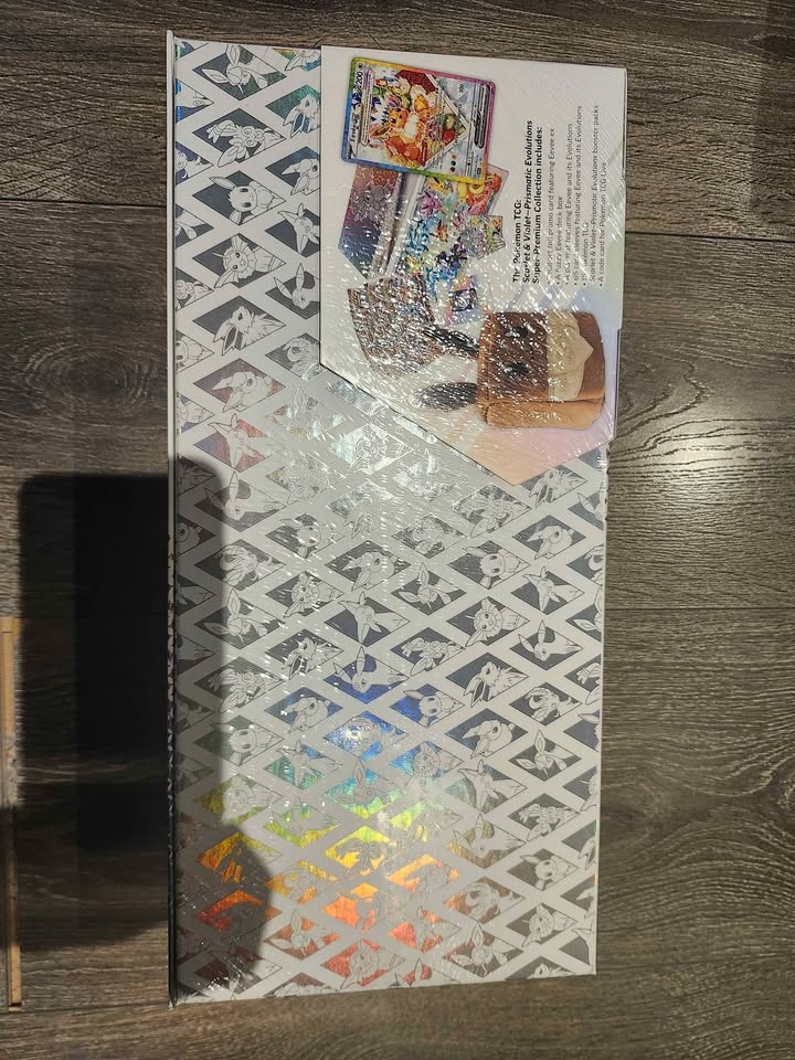 Prismatic Evolutions Super Premium Collection - photo 3