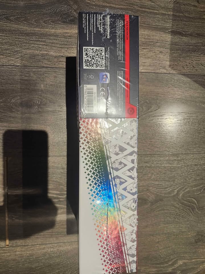 Prismatic Evolutions Super Premium Collection - photo 4