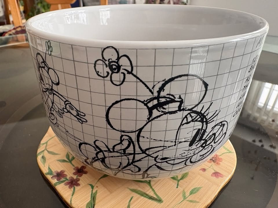 Disney Minnie Mouse Oversized Ceramic Mug 5"W x 3.5"H - photo 4
