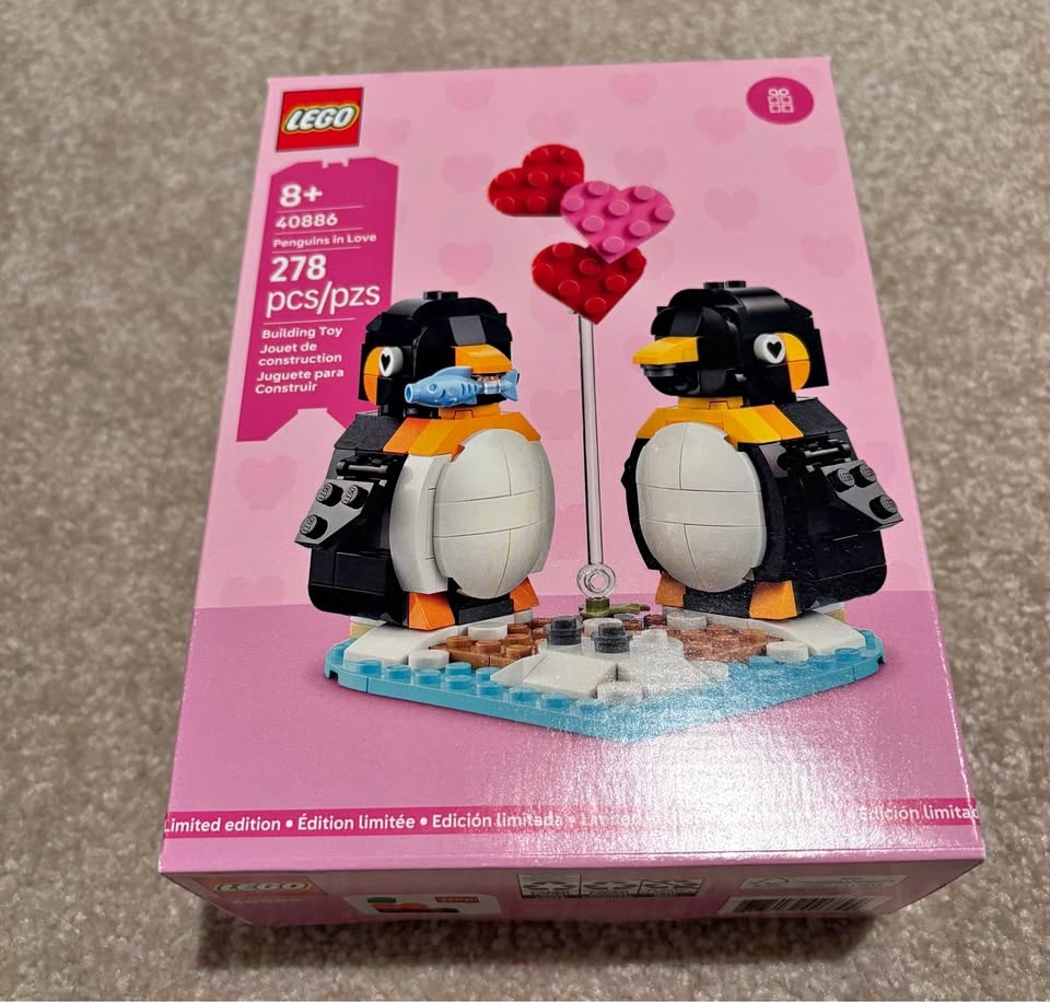 New LEGO 40886 Penguins in Love Limited Edition Set