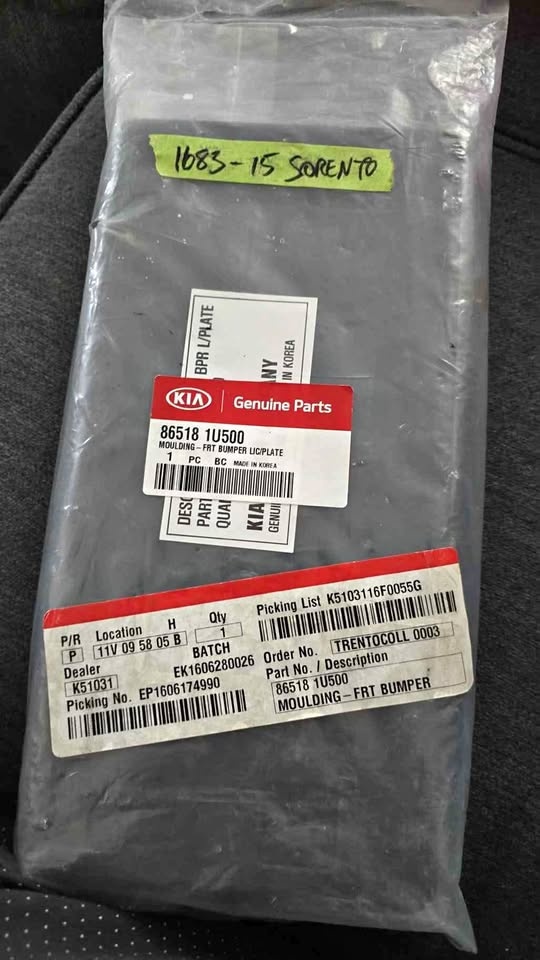 2014-15 Kia Sorento Front Bumper License Molding 86518-1U500