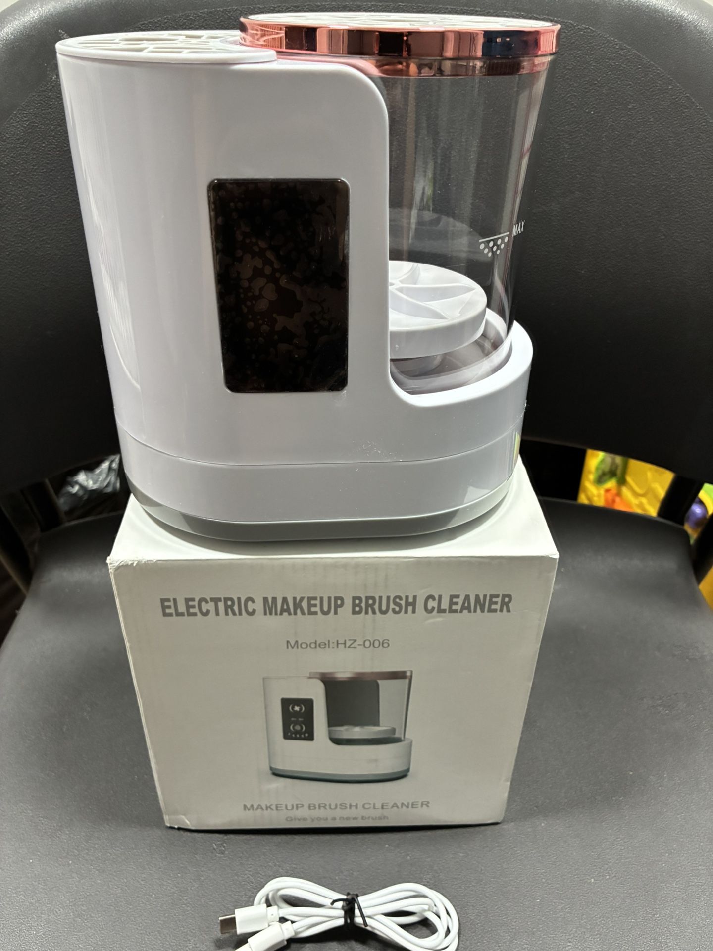 Electric Makeup Brush Cleaner - photo 3