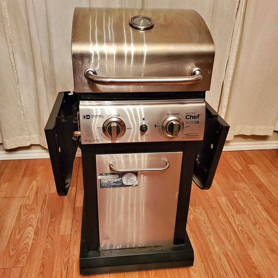2-Burner Convertible BBQ Grill 🥕
