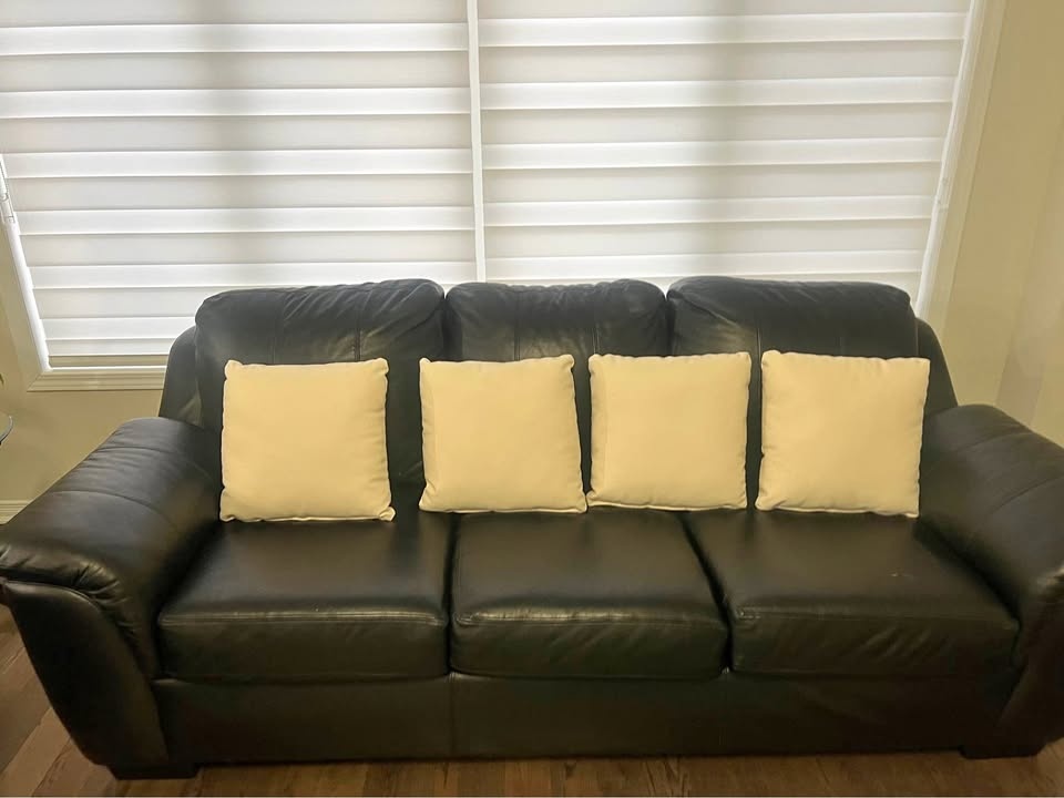 4 White Decor Pillows