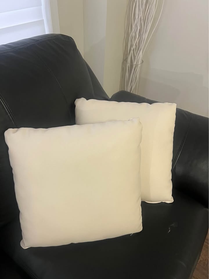 4 White Decor Pillows - photo 4