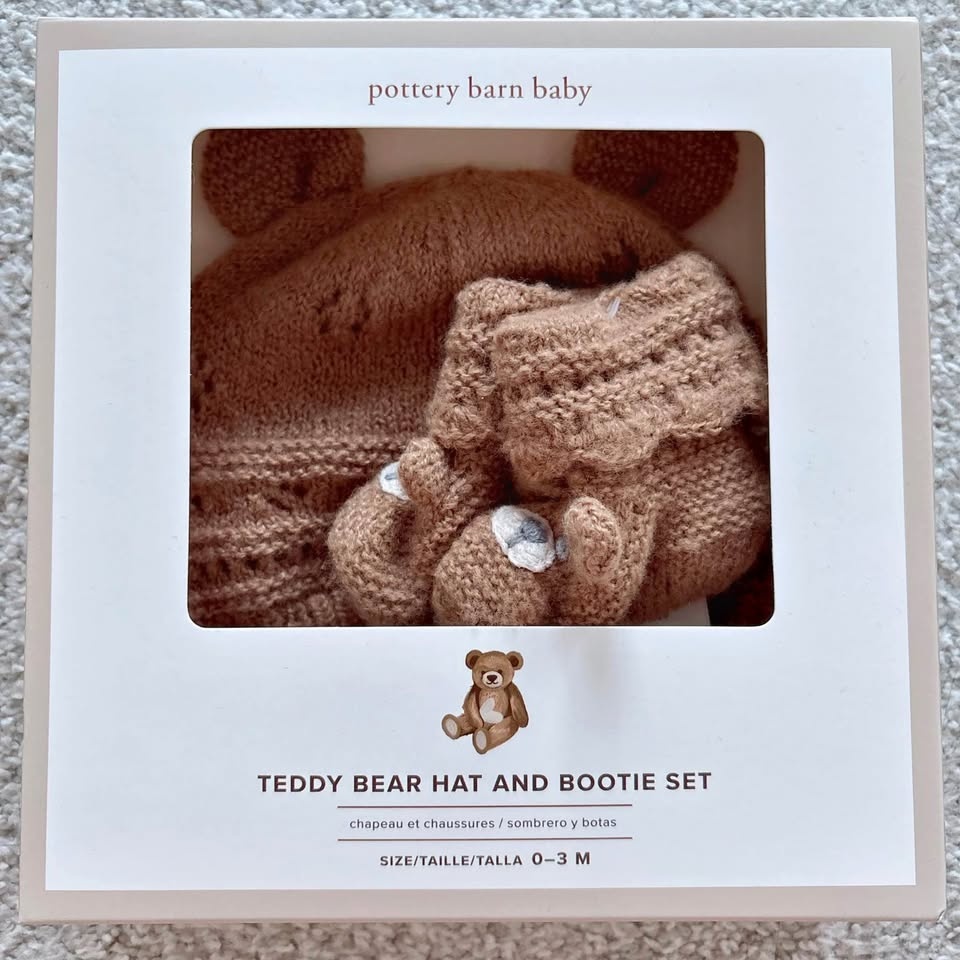 Brand new POTTERY BARN BABY teddy bear hat and bootie set