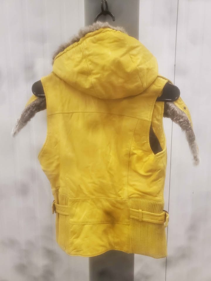 Vegan leather vest - photo 5