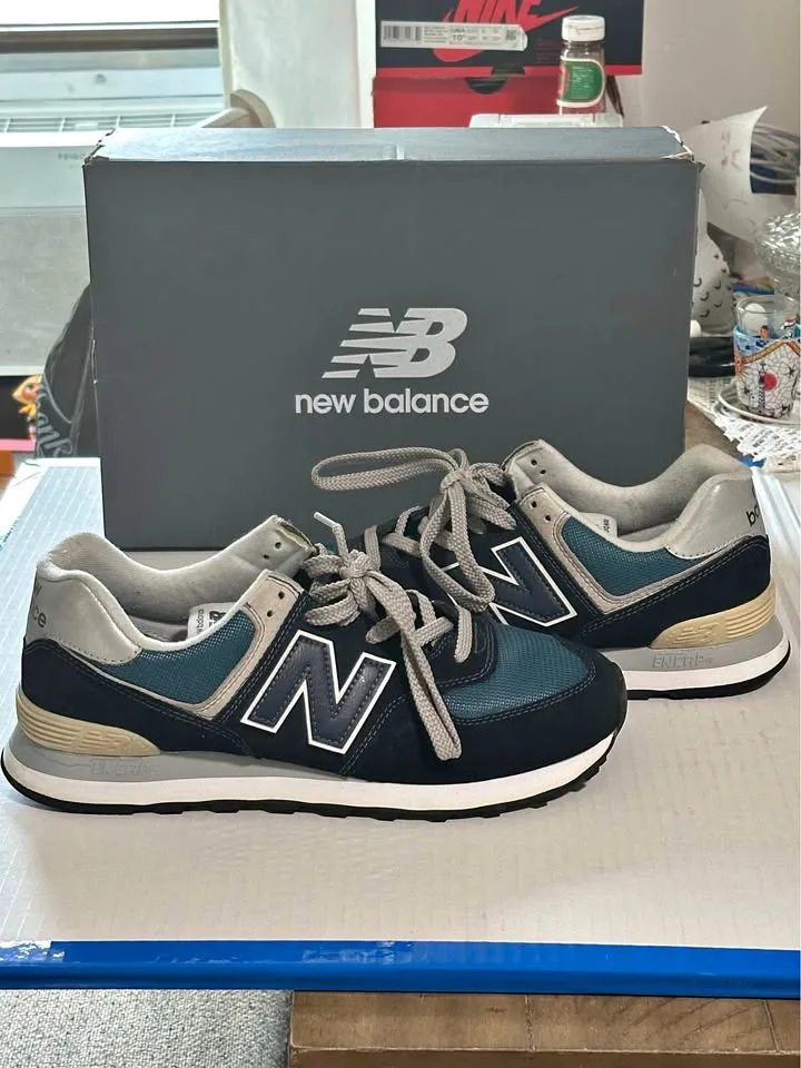 New Balance Classic 574 thumbnail