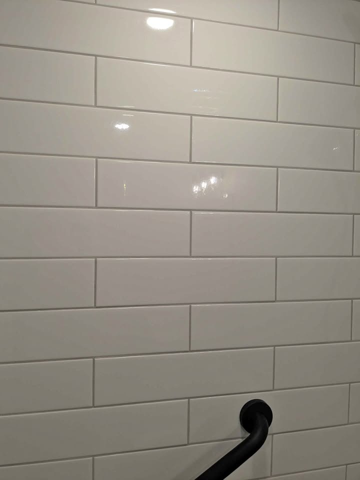 Metro White glossy Ceramic Wall Tile