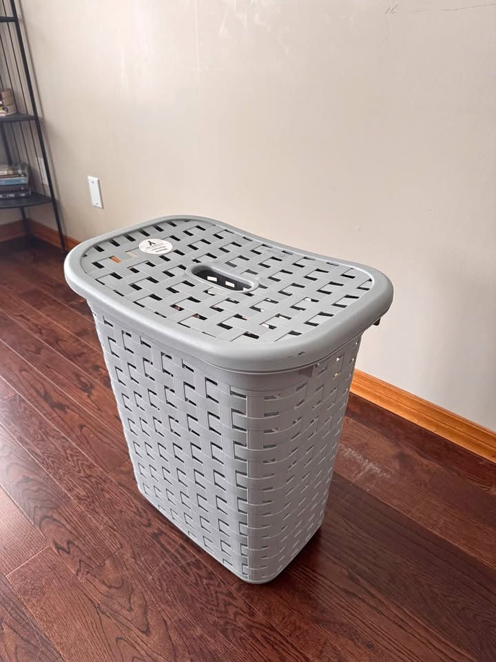 Laundry Bucket – Excellent Condition 🧺
