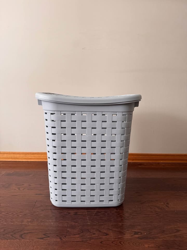 Laundry Bucket – Excellent Condition 🧺 - photo 2