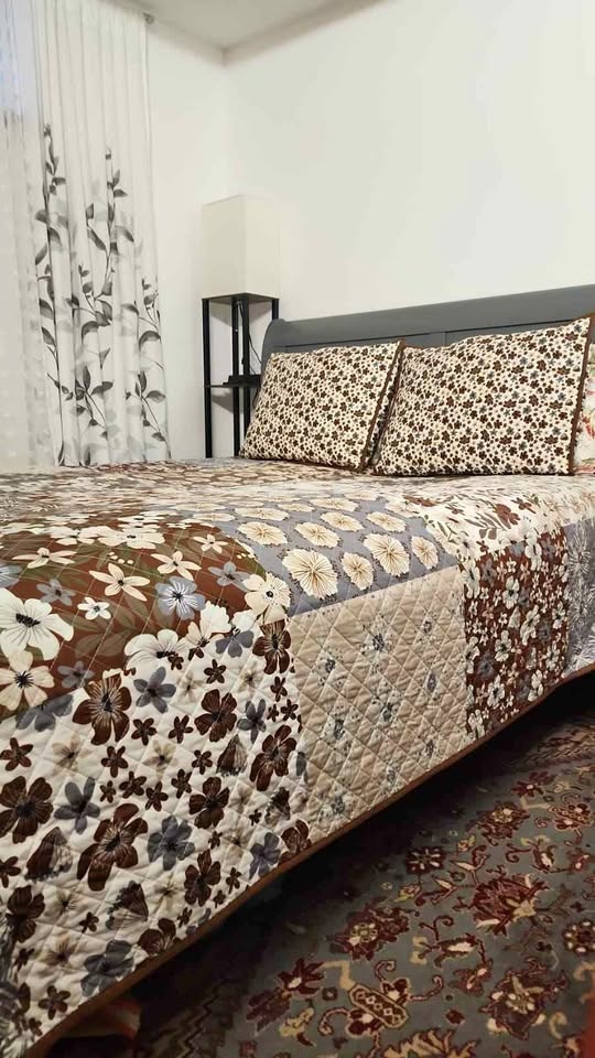 Queen Size Floral Quilt Bed Cover - Used, Good Condition