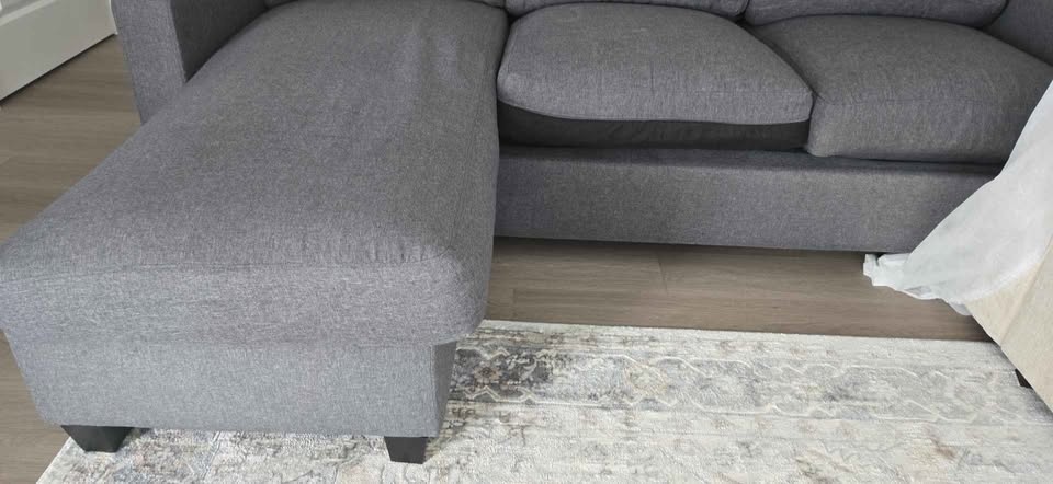 Gray sectional sofa with chaise - photo 4