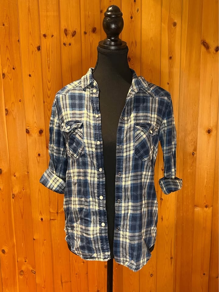 AE Women’s Plaid Flannel Boyfriend Shirt XS - photo 2