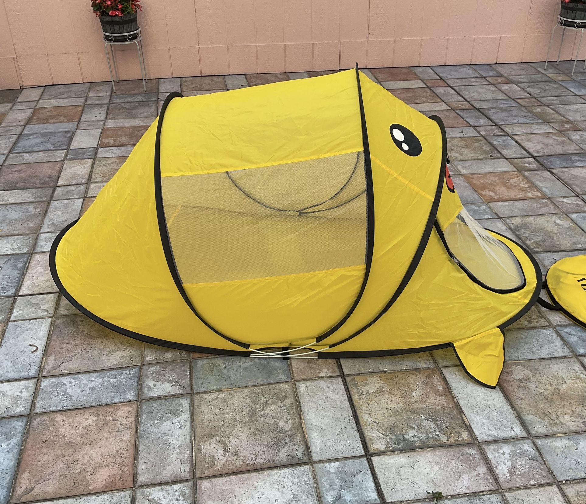 Kids Pop Up Playhouse Tent with Carry Case - New - photo 4