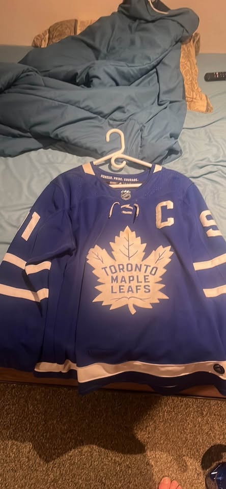 Tavares jersey