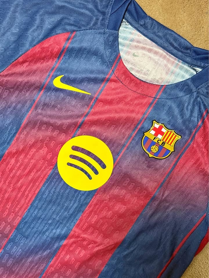 FC Barcelona 25/26 Kids Soccer Kit - Size 28 (12-14 y)
