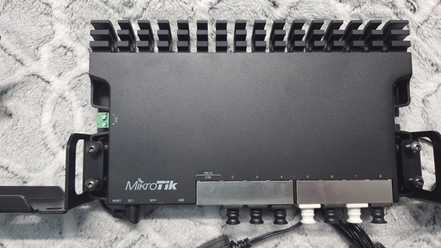 Mikrotik RB5009UG+S+IN Router - photo 3