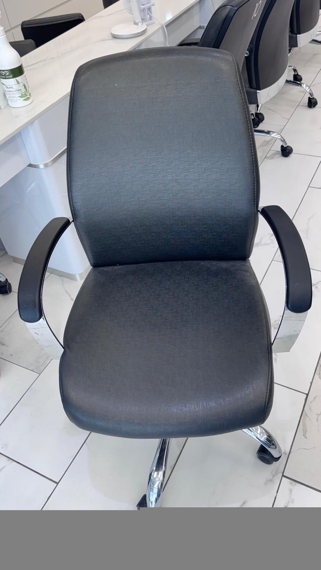 3x Customer Nail Salon Chairs - photo 2